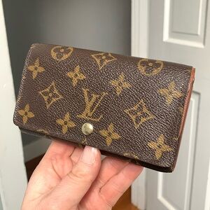 1999 authentic Louis Vuitton Tresor wallet monogram